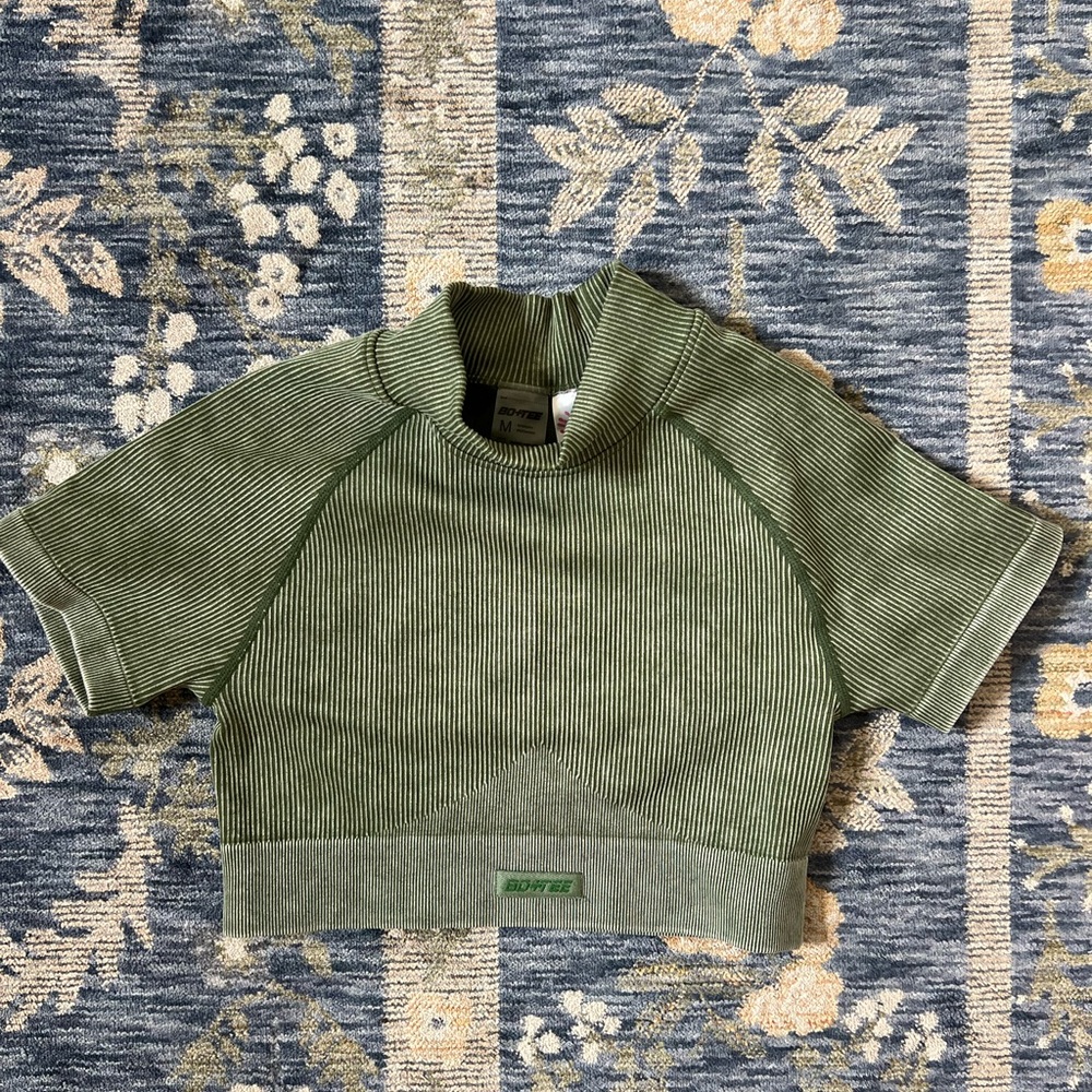 Bo+Tee Ribbed Crop Top